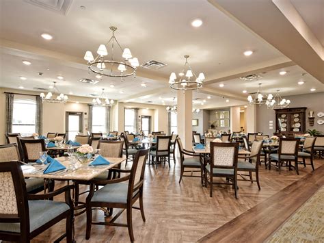 assisted living dining room